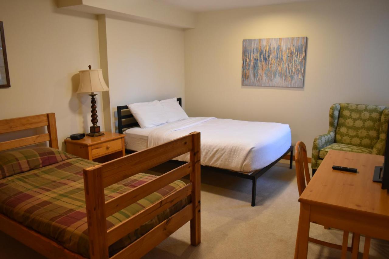 Heartwood Conference Center & Retreat Hotel Webb Lake Buitenkant foto